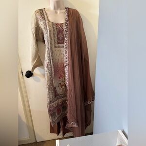 Indian Pakistan salwar kameez size 42